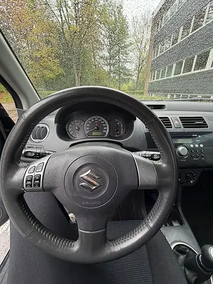 Suzuki Swift 2007 photo 2