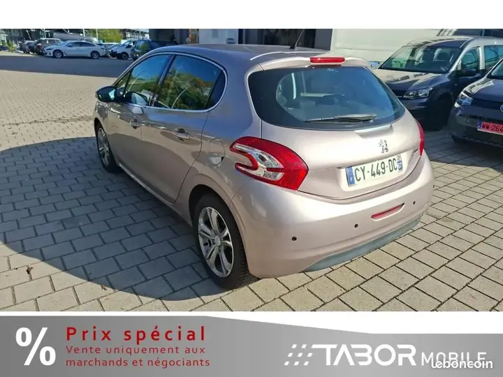Peugeot 208 2013 photo 4