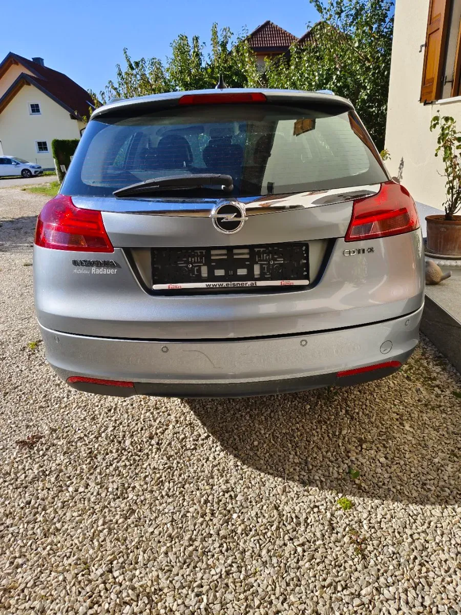 Opel Insignia 2010 photo 2