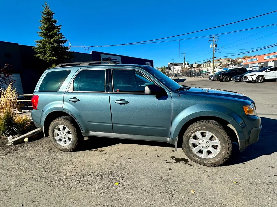 Mazda Tribute 2011 photo 2