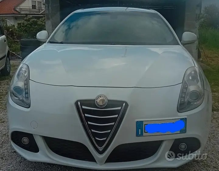 Alfa Romeo Giulietta 2011 photo 2