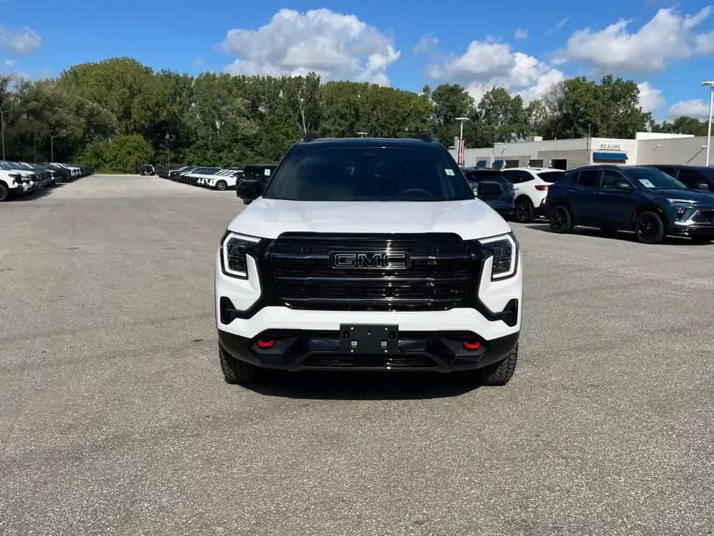 GMC Terrain 2027 photo 2