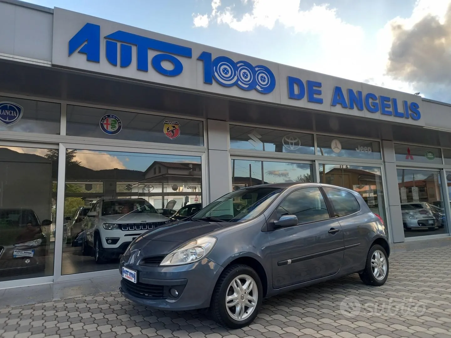 Renault Clio 2006 photo 2