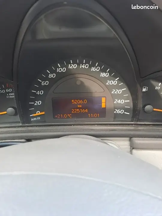 Mercedes-Benz C-Class 2003 photo 2