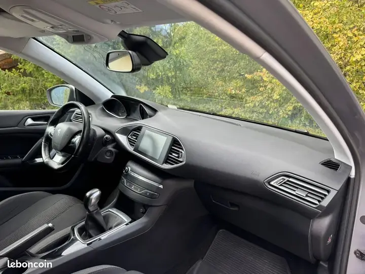 Peugeot 308 2015 photo 3