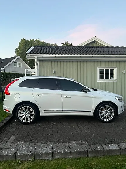 Volvo Xc60 2017 photo 2