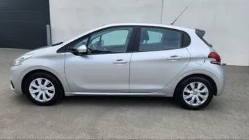 Peugeot 208 2017 photo 2