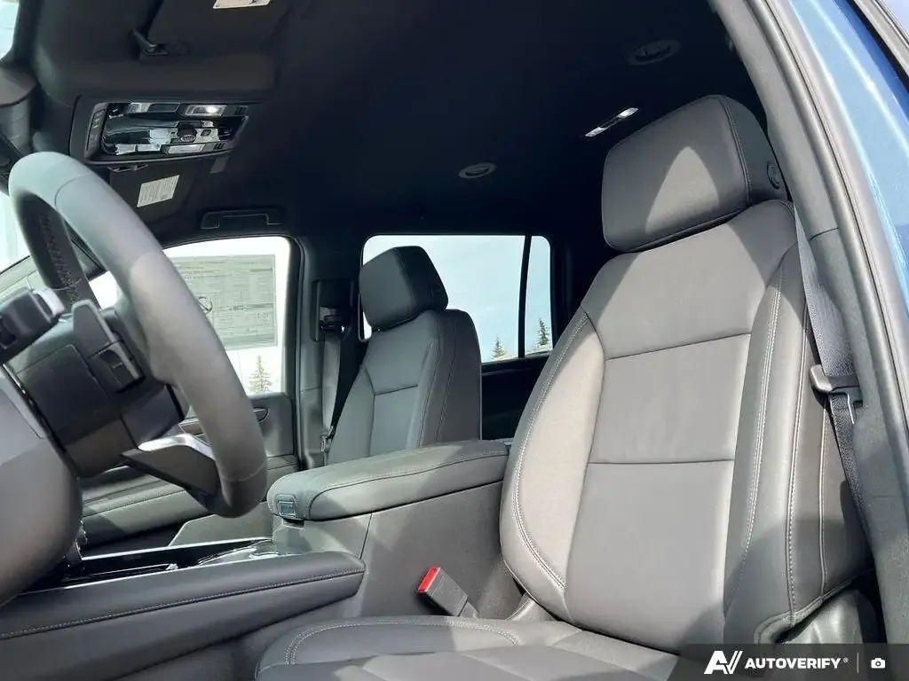 Chevrolet Suburban 2026 photo 3
