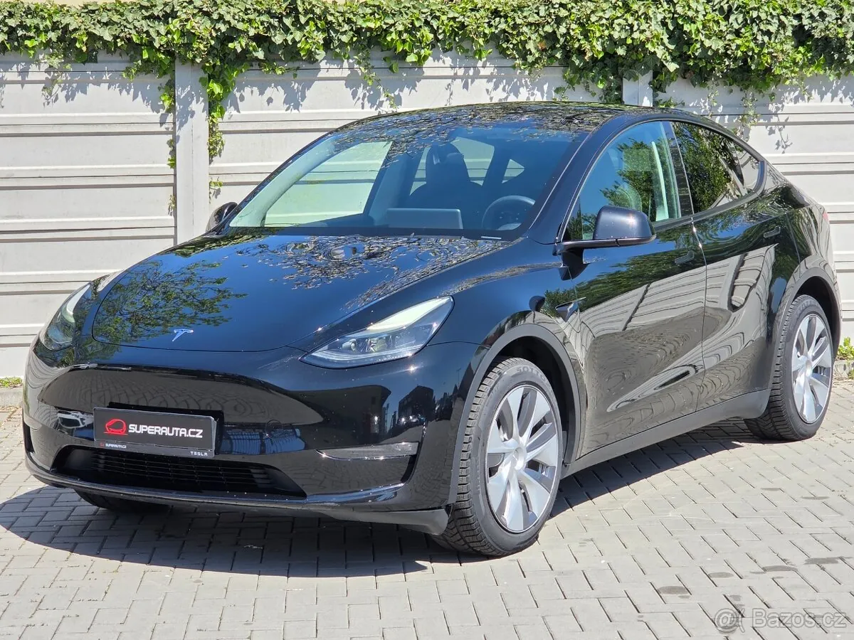 Tesla Model Y 2023 photo 3