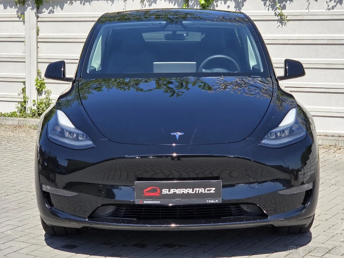 Tesla Model Y 2023 photo 2