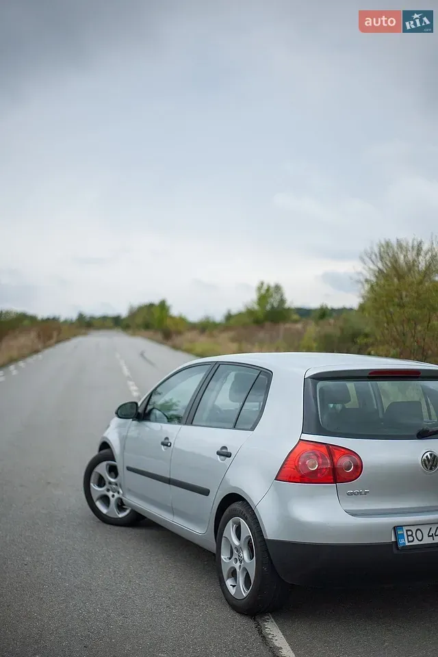 Volkswagen Golf 2005 photo 3