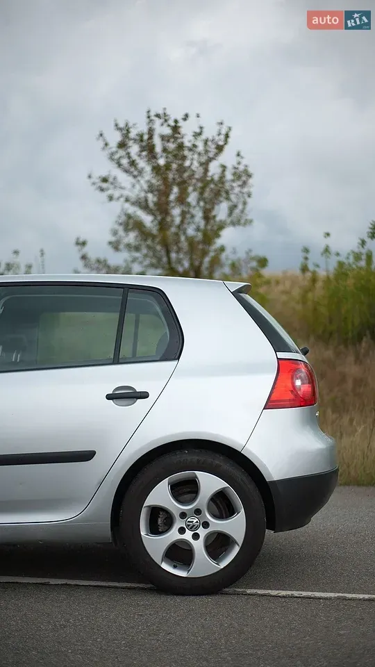 Volkswagen Golf 2005 photo 2