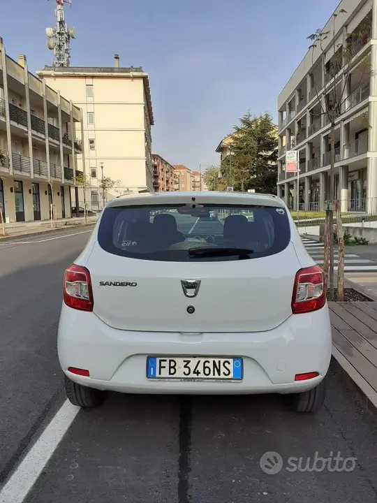 Dacia Sandero 2015 photo 2