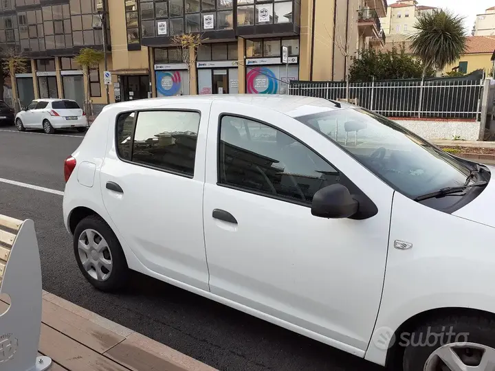 Dacia Sandero 2015 photo 4