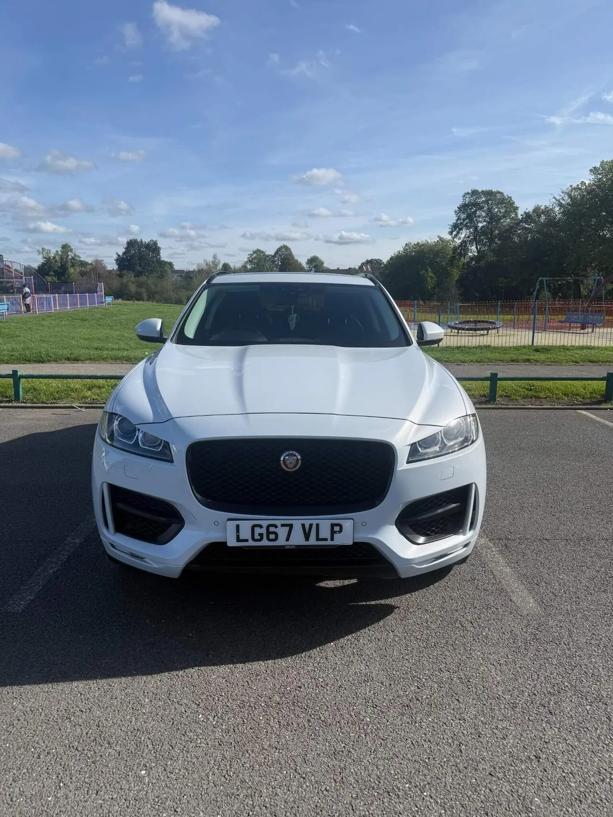 Jaguar F-Pace 2017 photo 2