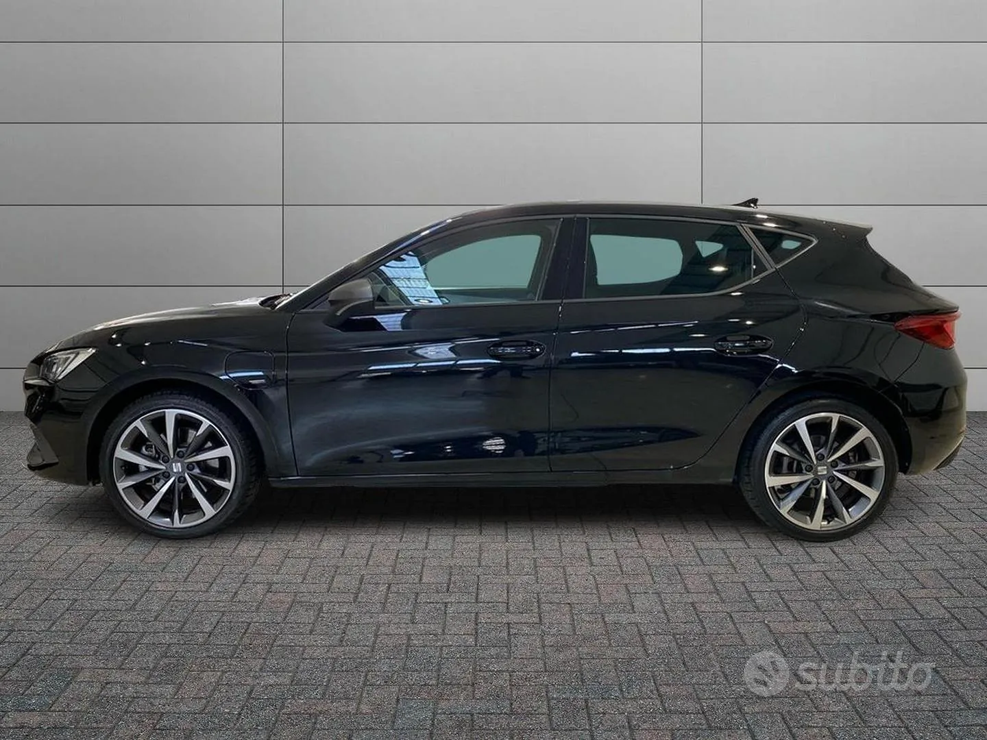 Seat Leon 2024 photo 2