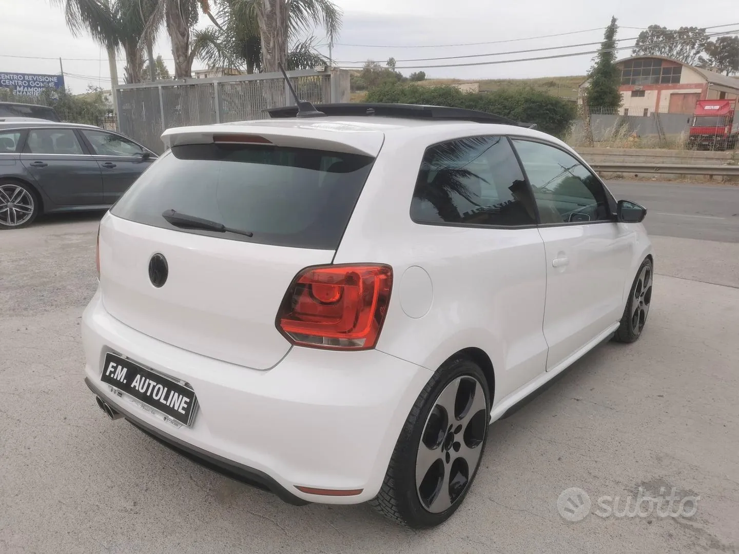Volkswagen Polo 2011 photo 5