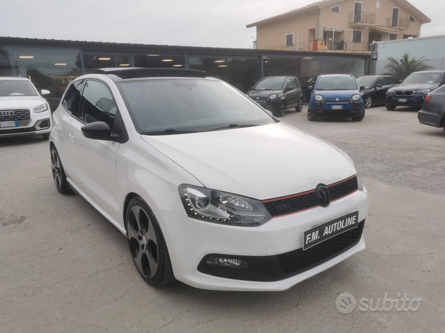 Volkswagen Polo 2011 photo 2