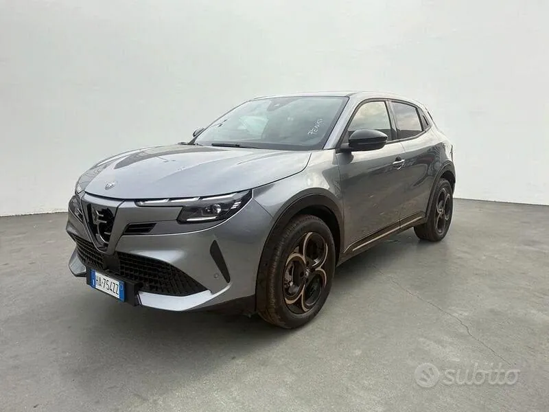 Alfa Romeo Junior 2025 photo 3