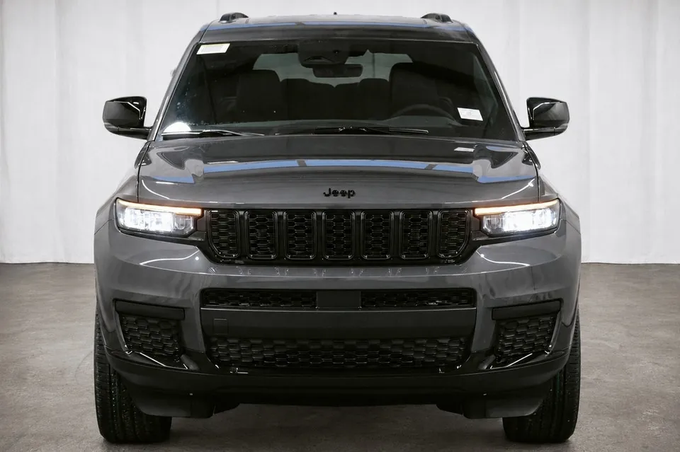 Jeep Grand Cherokee L 2025 photo 2