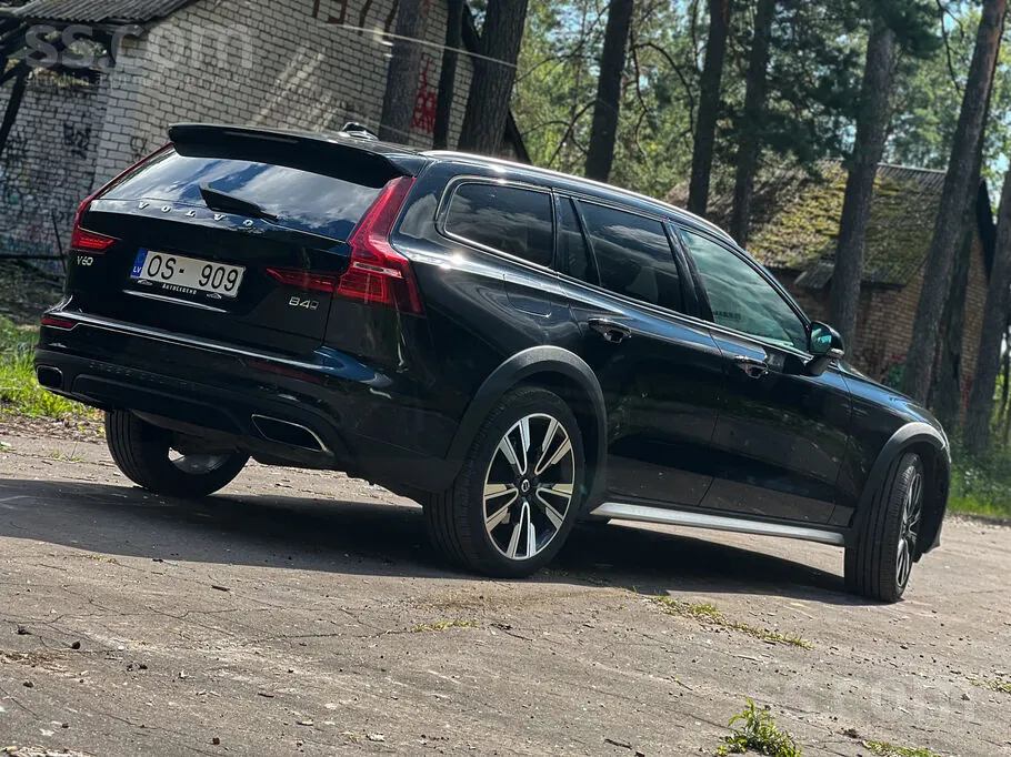 Volvo V60 2021 photo 3