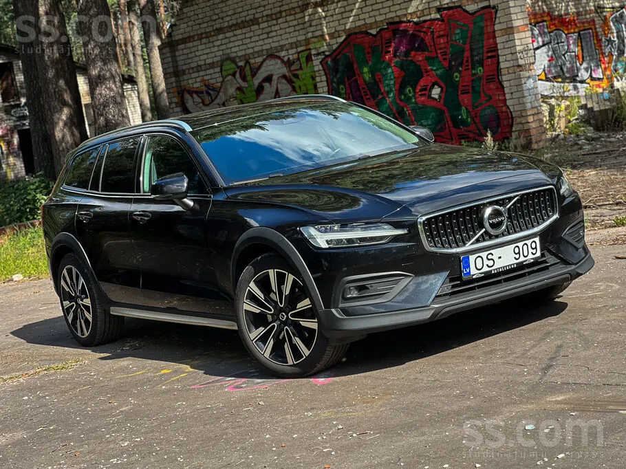 Volvo V60 2021 photo 2