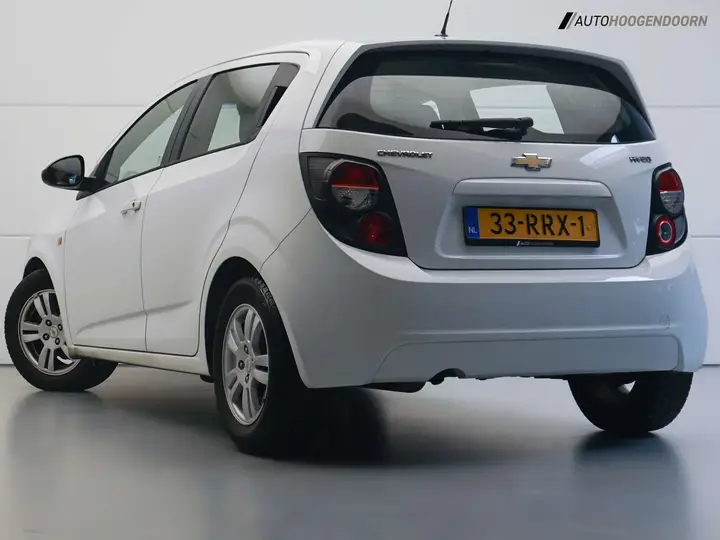 Chevrolet Aveo 2011 photo 3