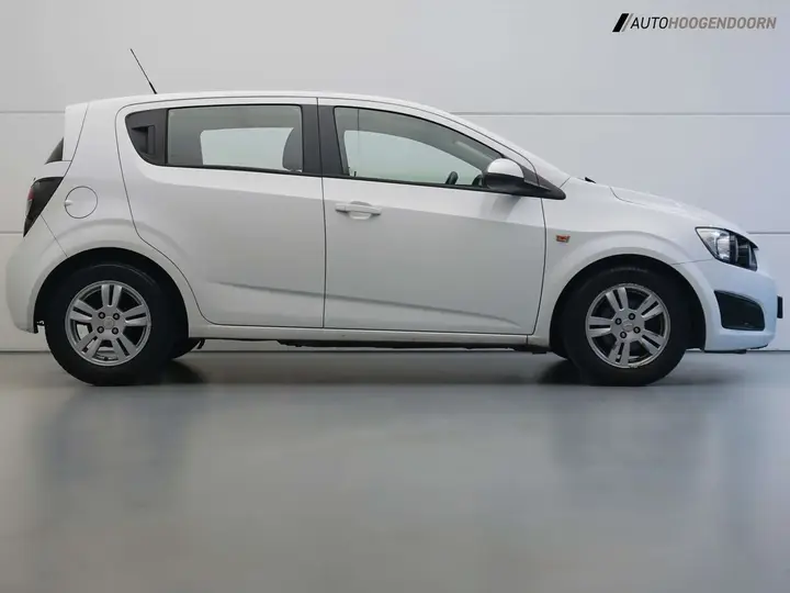 Chevrolet Aveo 2011 photo 5