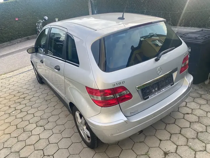 Mercedes-Benz B-Class 2006 photo 2