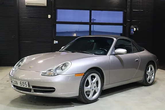Porsche 911 Carrera 4 2001 photo 5