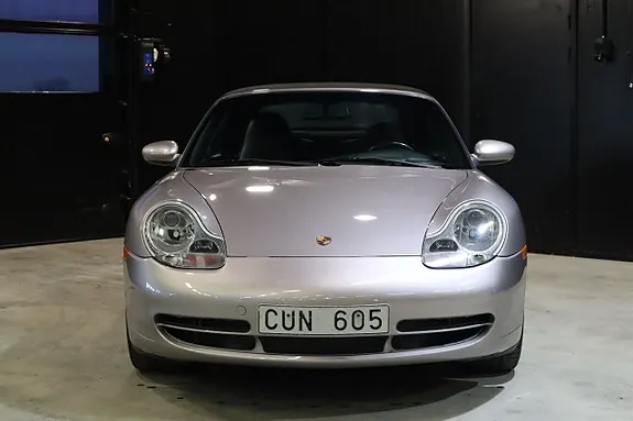 Porsche 911 Carrera 4 2001 photo 4