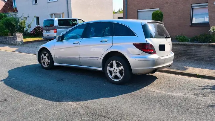 Mercedes-Benz R320