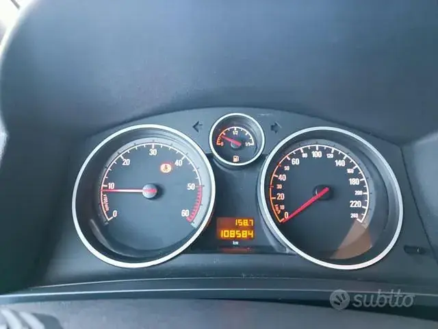Opel Zafira 2015 photo 2
