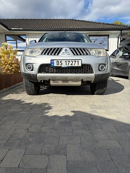 Mitsubishi L200 2011 photo 3