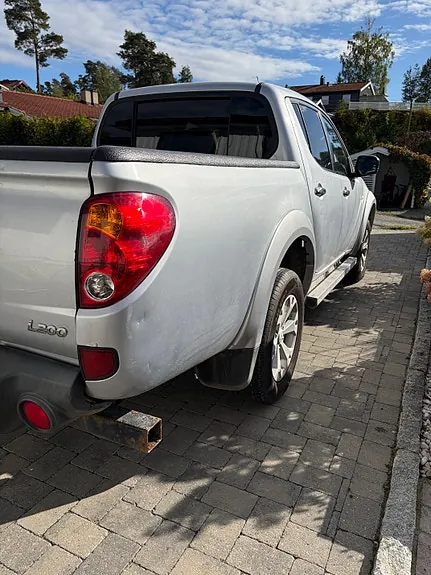 Mitsubishi L200 2011 photo 4