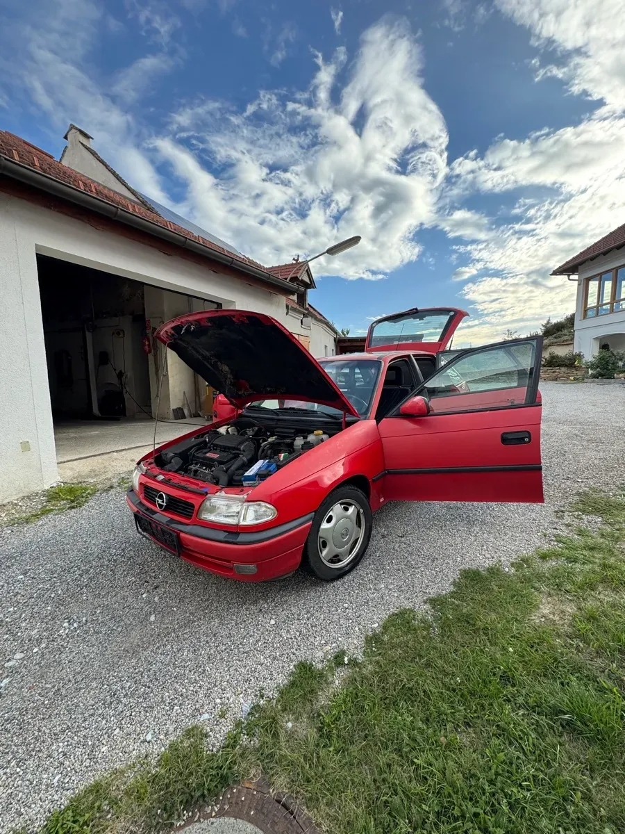 Opel Astra 1995 photo 2