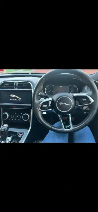 Jaguar Xe 2019 photo 2