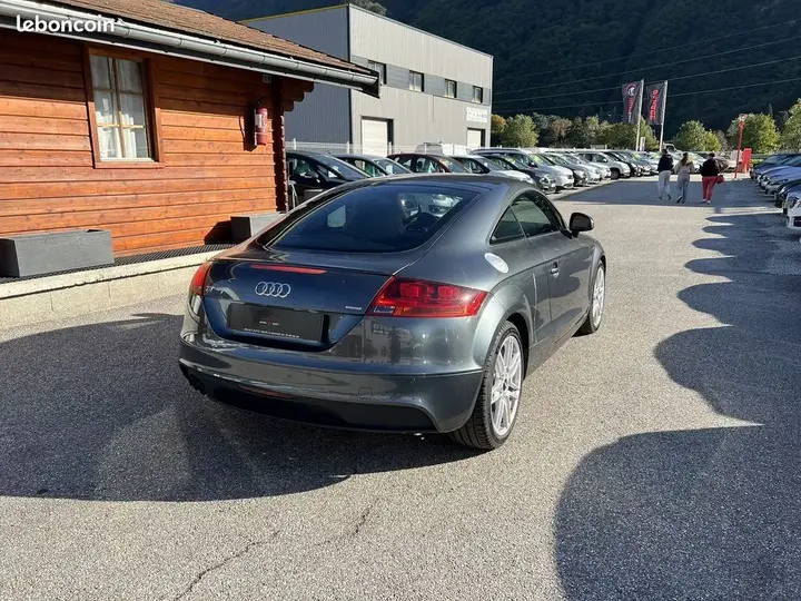 Audi Tt 2010 photo 4