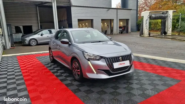 Peugeot 208 2022 photo 3