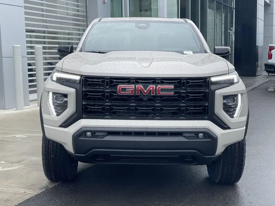 GMC Canyon 2026 photo 2