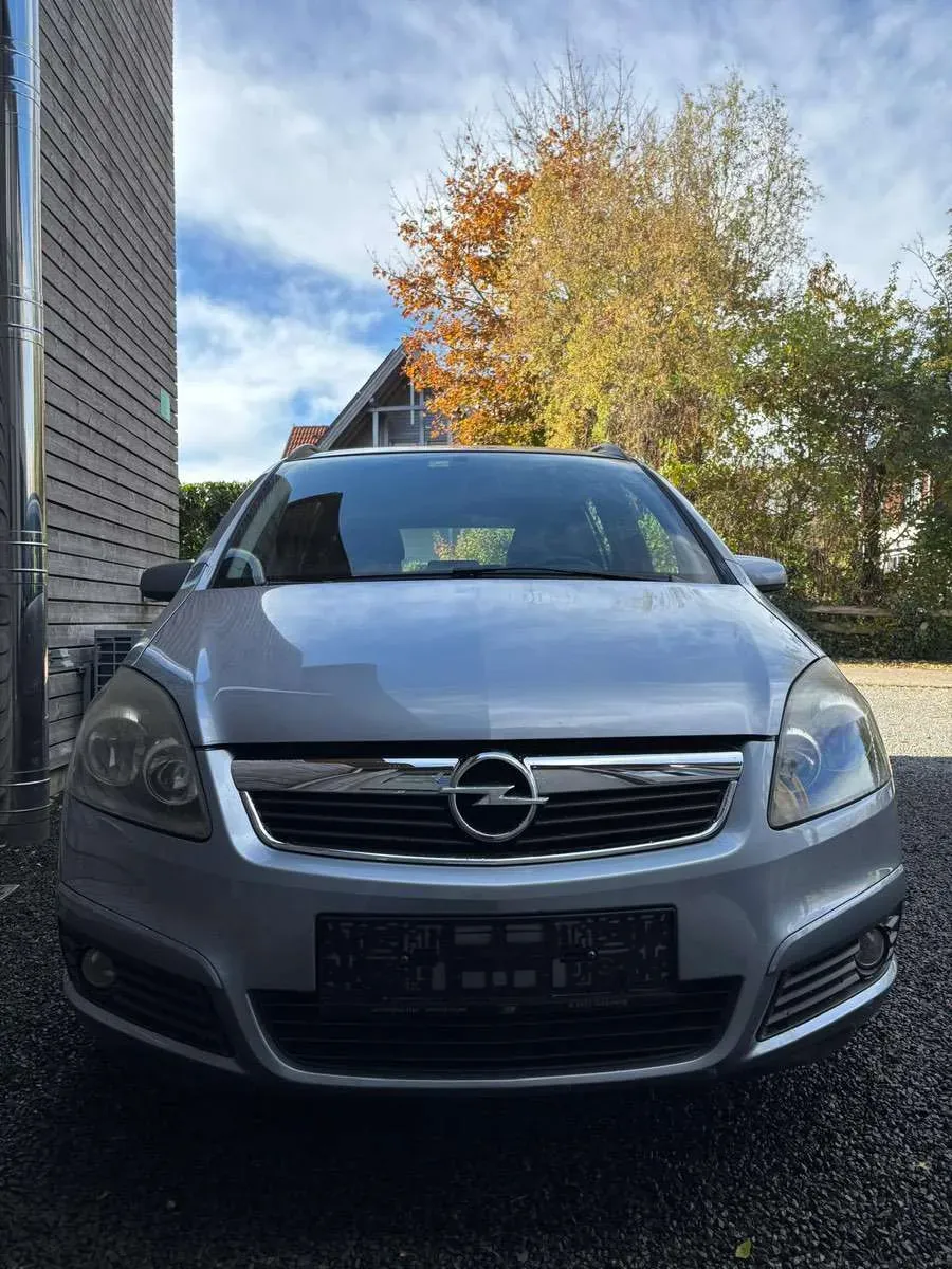 Opel Zafira 2005 photo 3