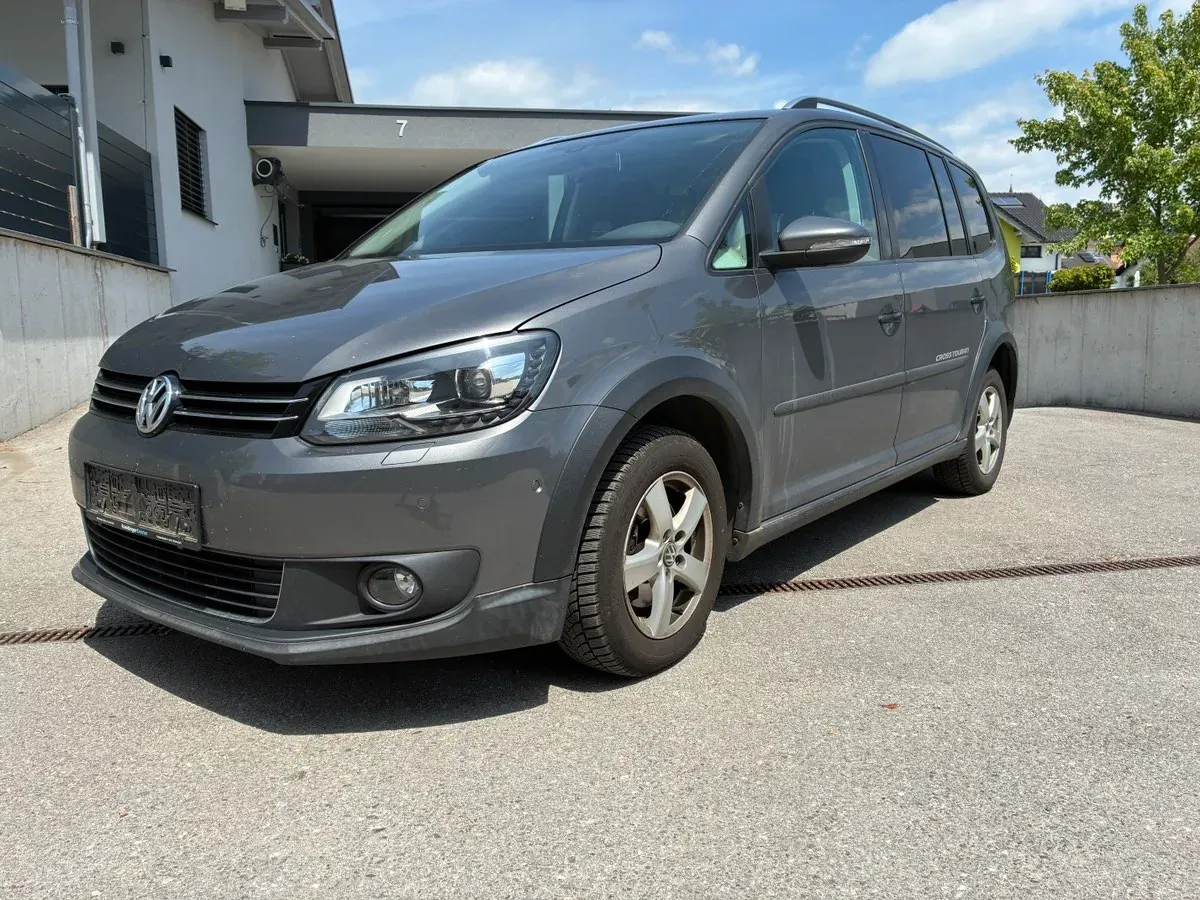 Volkswagen Touran Cross