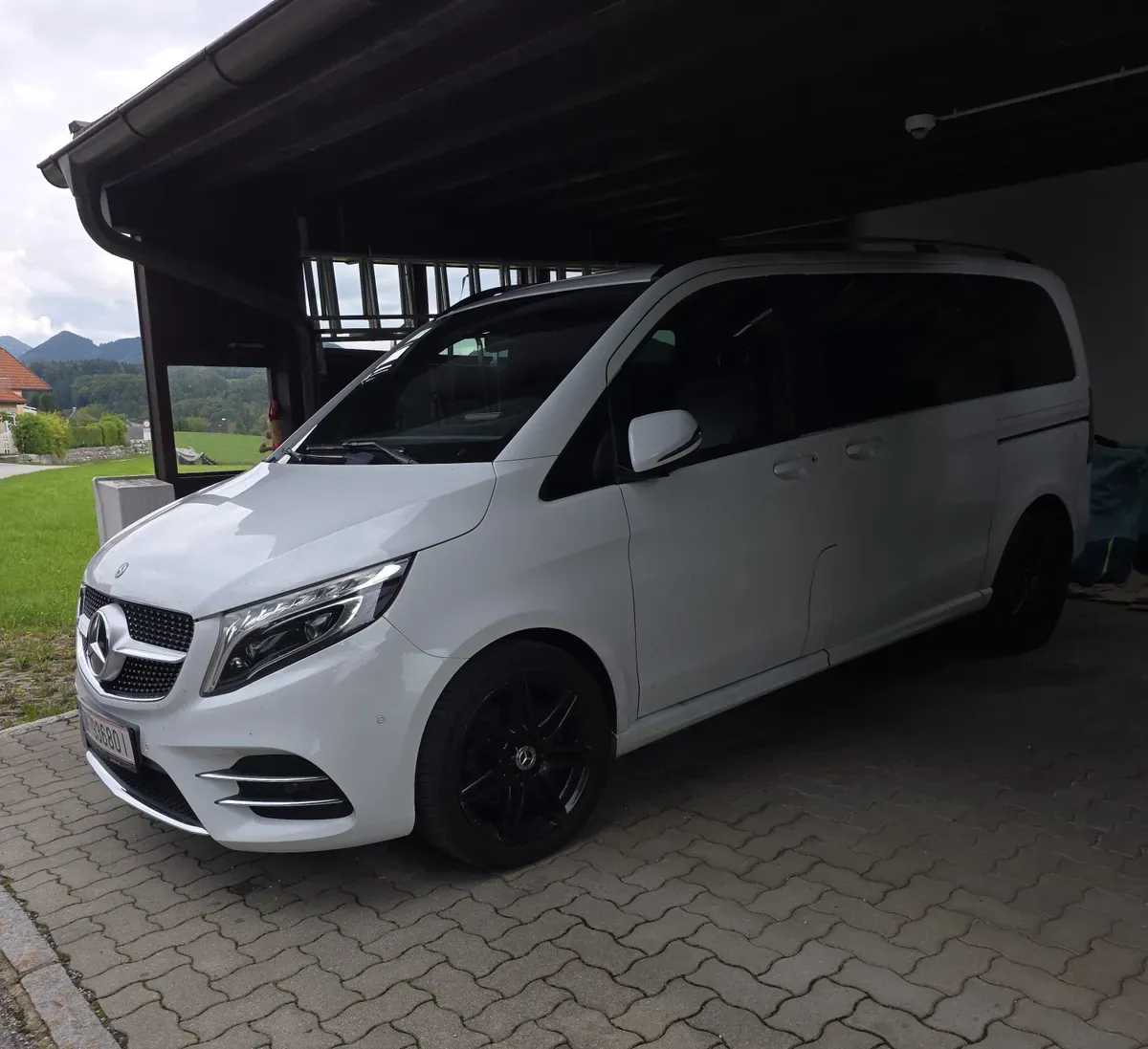 Mercedes-Benz V-Class 2019 photo 2