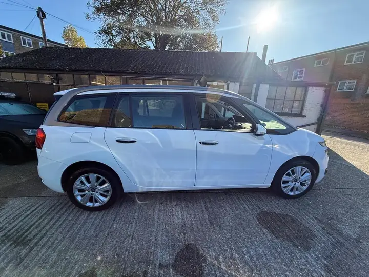 Citroen Grand C4 Picasso 2015 photo 2