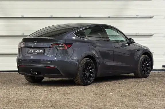 Tesla Model Y 2023 photo 4
