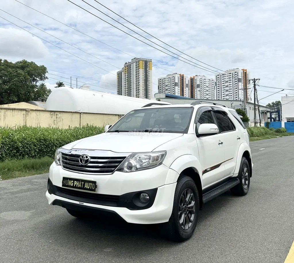 Toyota Fortuner 2014 photo 3