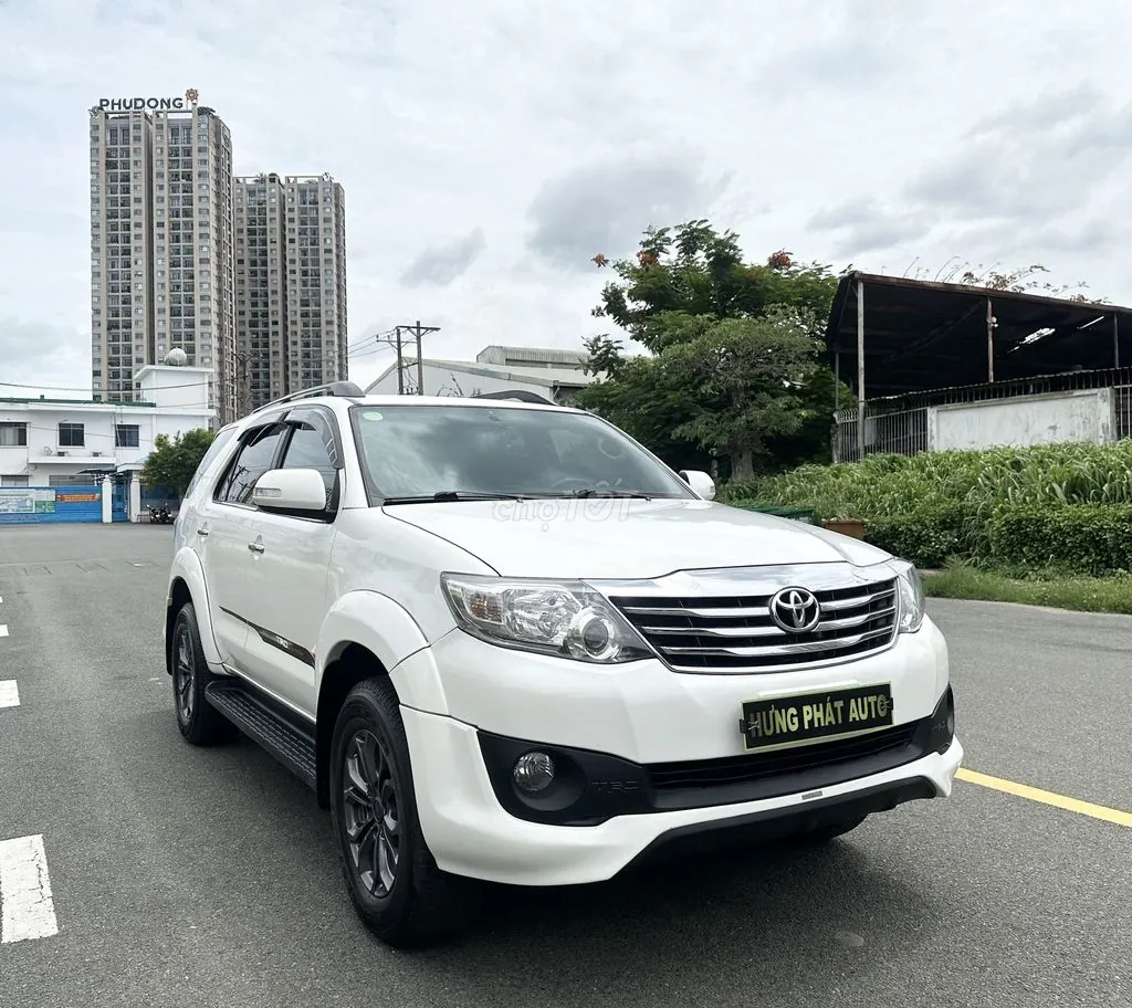 Toyota Fortuner 2014 photo 2