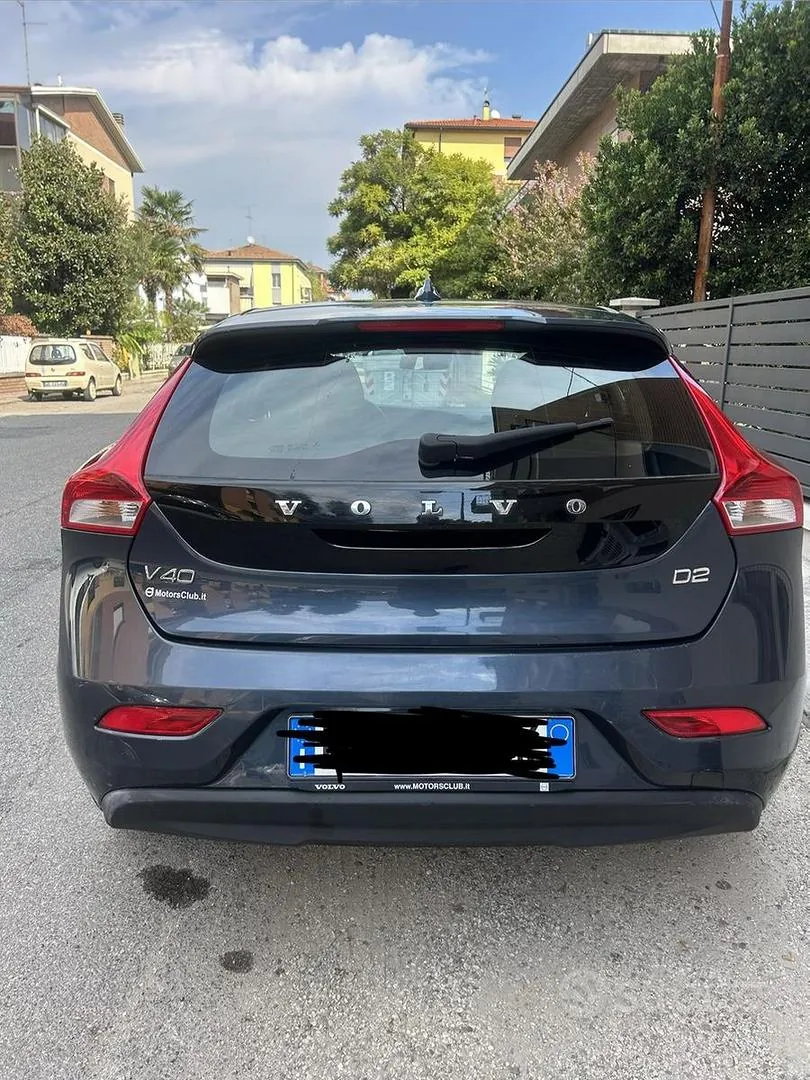 Volvo V40 2017 photo 2