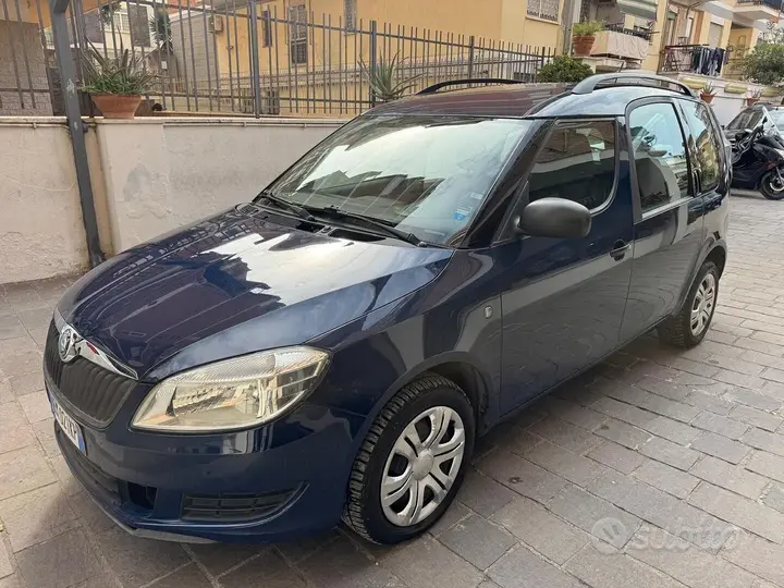 Skoda Roomster 2012 photo 3