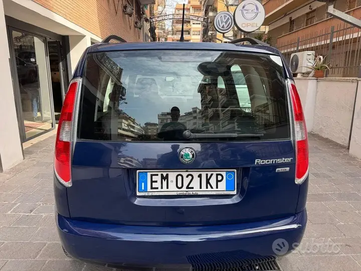 Skoda Roomster 2012 photo 5